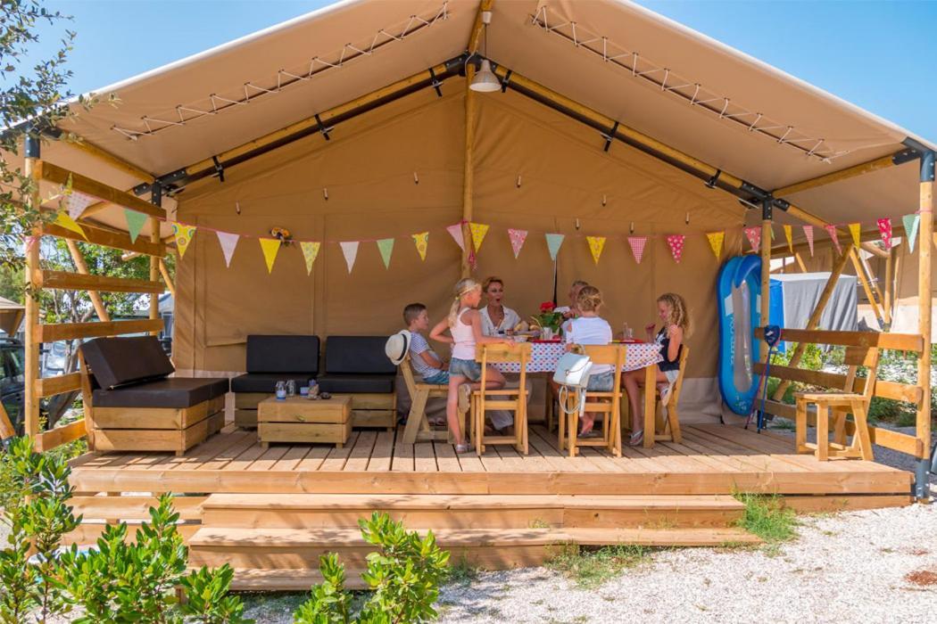 Vacanceselect Premium Lodge Polari Ровінь Екстер'єр фото
